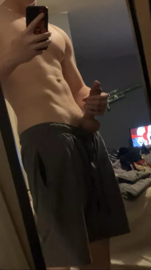 I need someone I can creampie every day (18)