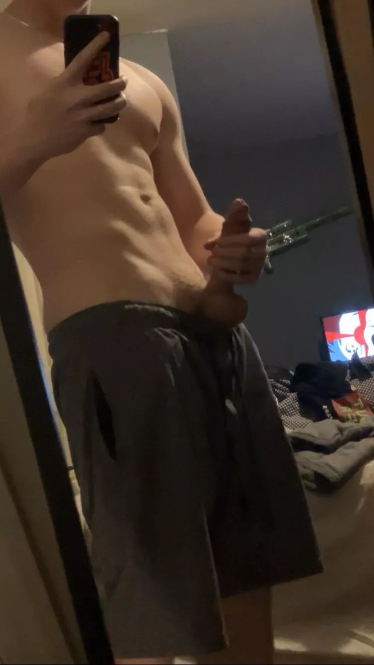 I need someone I can creampie every day (18)