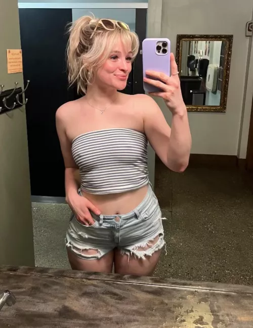 I realized I pretty much only wear crop tops so I should probably join this subreddit