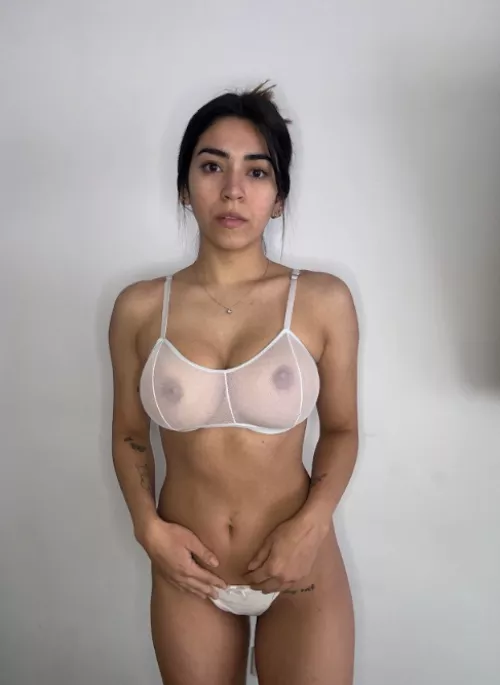 I want you to lick this slut e-girl
