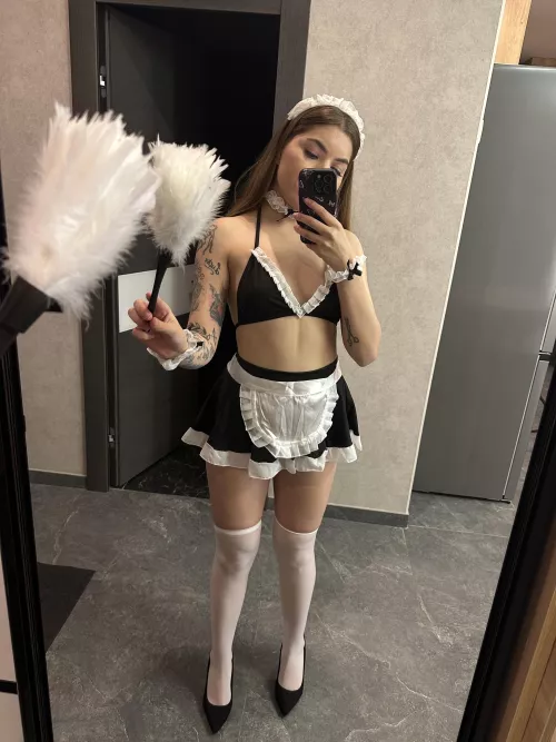 My house always has clean mirrors for photos