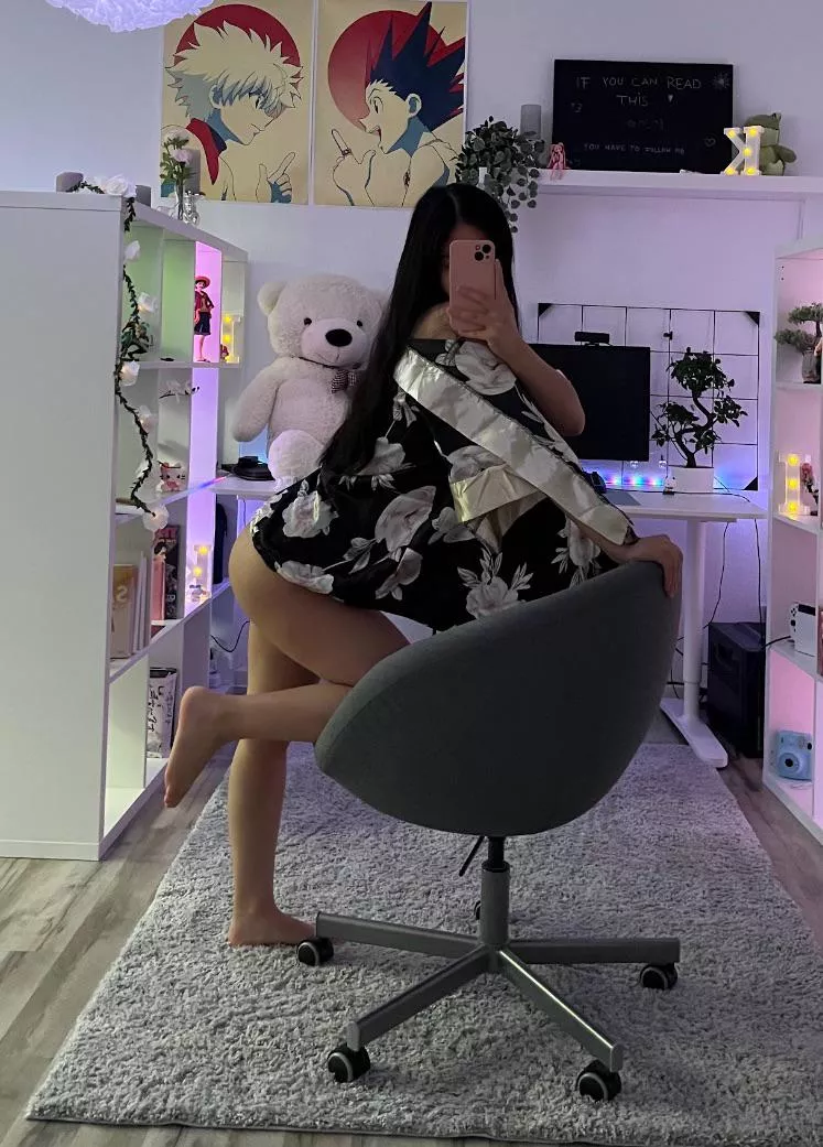 Next thing I’ll climb will be ur lap 🤭