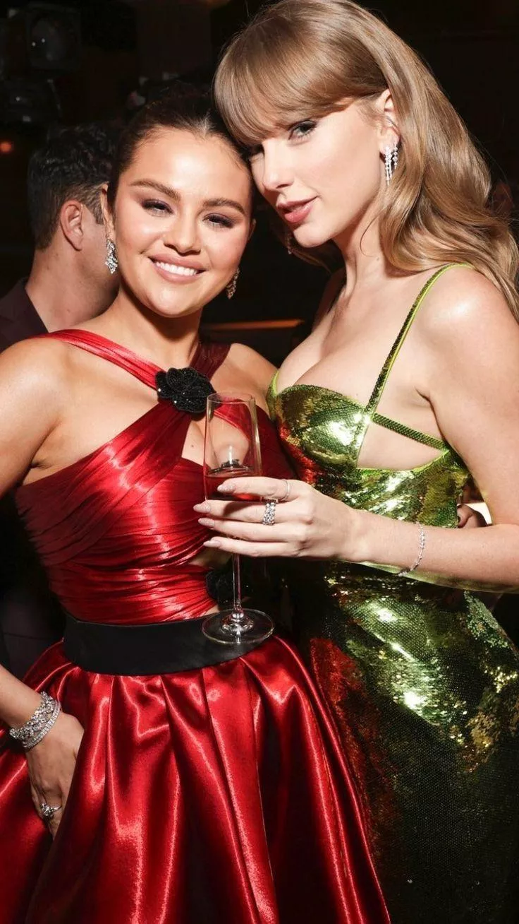 Selena Gomez & Taylor Swift