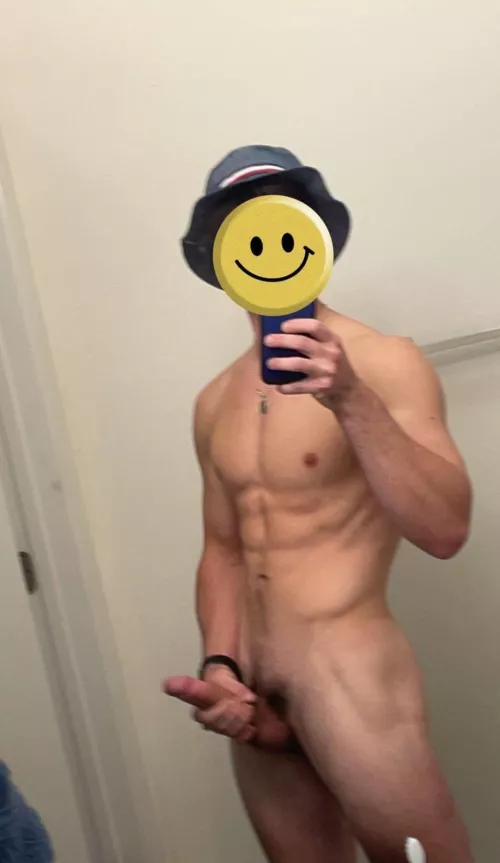 25 hung masc. looking for the same. Face is a must. Respond to π₯πͺ snaps only. Snap: camer_135