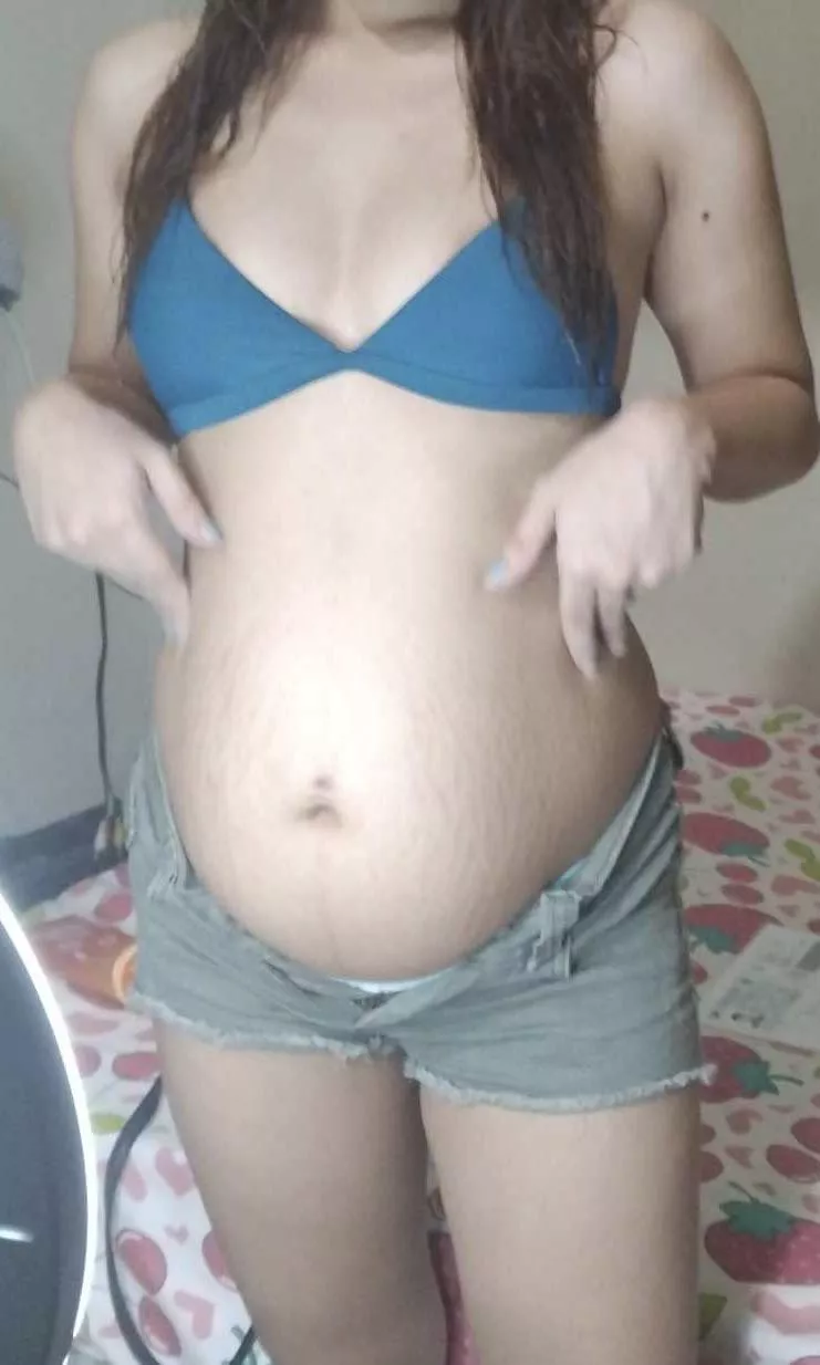 4 months pregnant belly