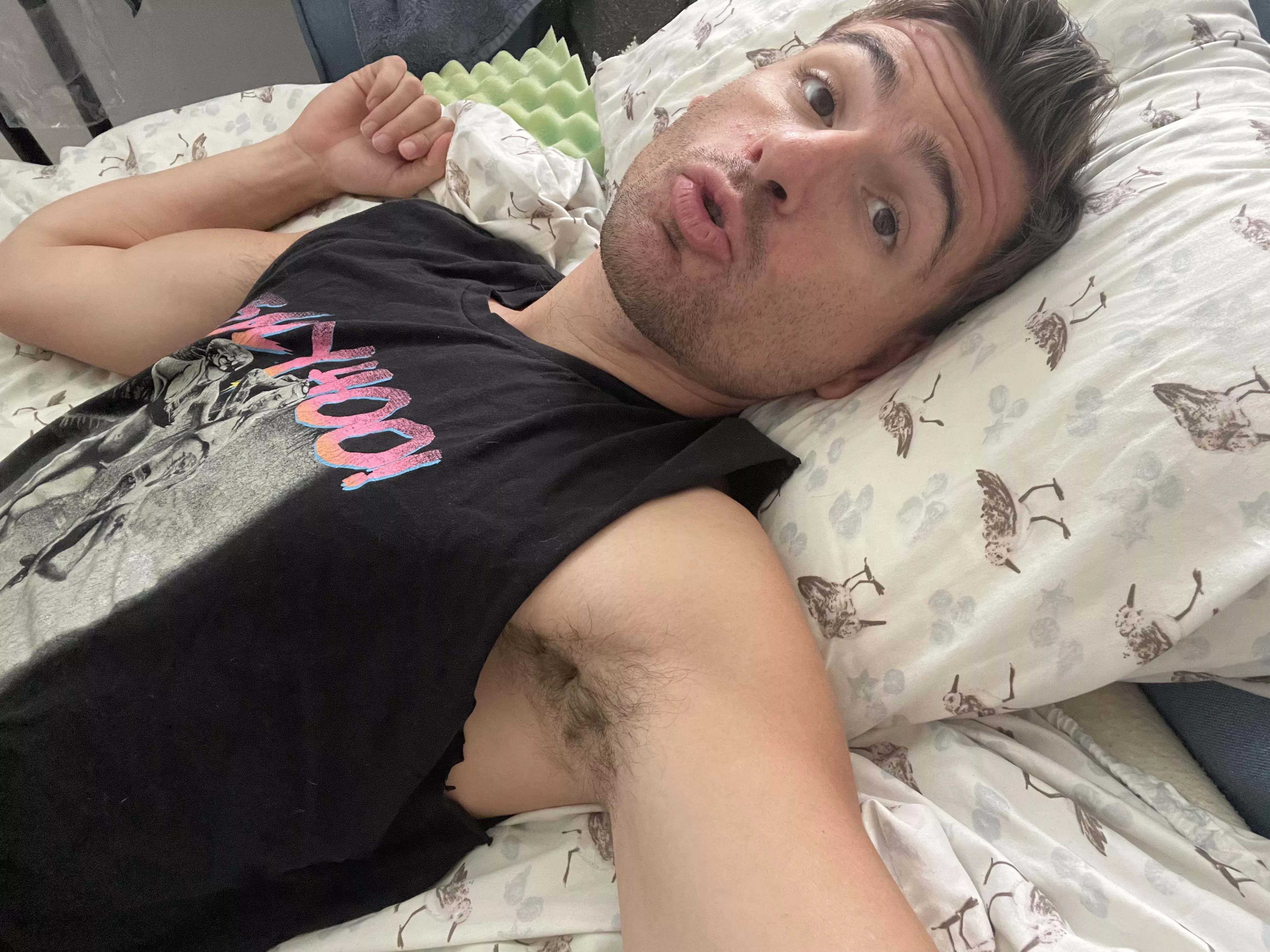 Be honest Did you zoom on my cousin’s armpit? 