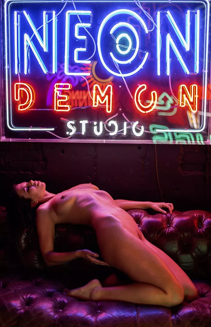 Join the neon party with me