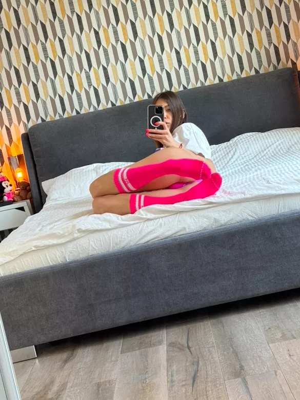 Pink socks and pink panties. What do you say ?