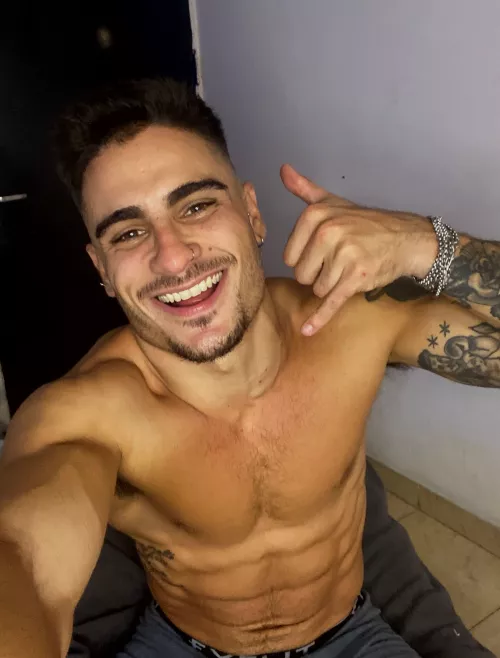 [24] Do these abs make me look hot? 