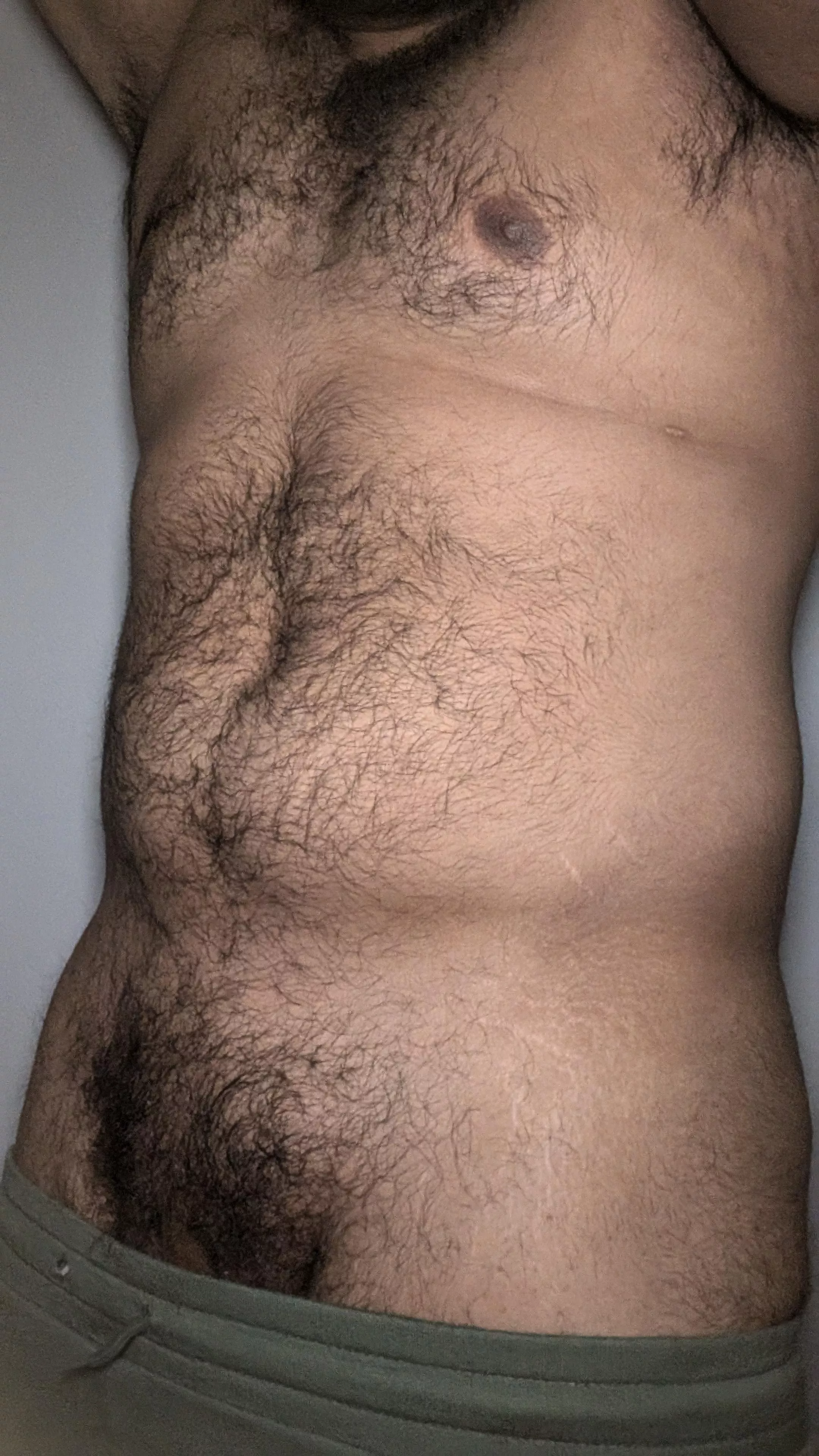 [30] Straight and horny looking to explore with a Bud