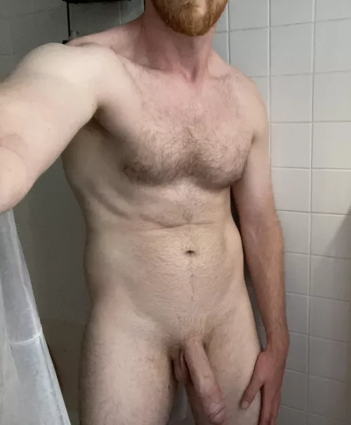 If you’re into dadbods, beards and farmers tans… [34]