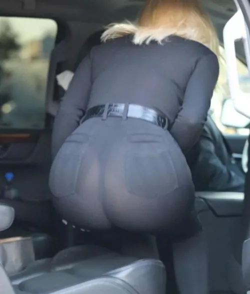 Kim Kardashian big 🍑