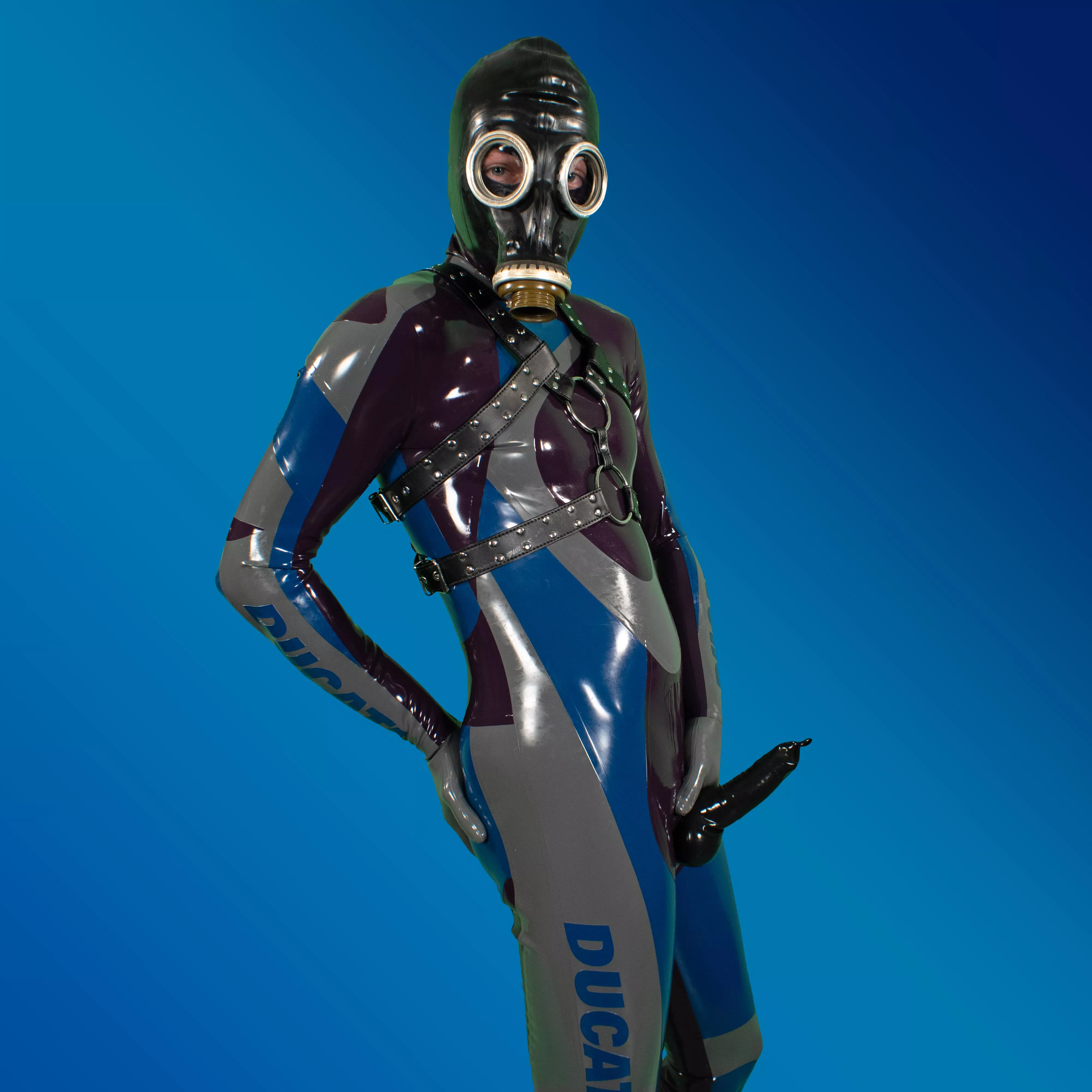 Made-to-measure latex catsuit hits different