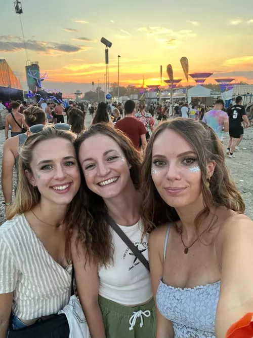 Rank these Festival girls