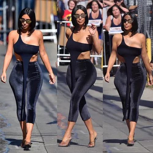 These 🔥🔥 curves are out of this world 🤤