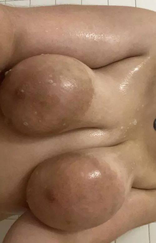 Wet in the shower (Women Only)