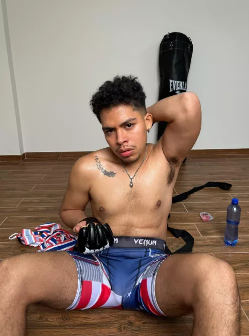 Yo wanna get knocked up by a badass Latino boxer like me? 🔥💪🏽 Don't front, you know I'm the G.O.A.T. in the ring and in bed