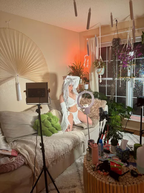 Behind the scenes of my Winter Fox photo shoot! Who wants to be my next camera man? 😉