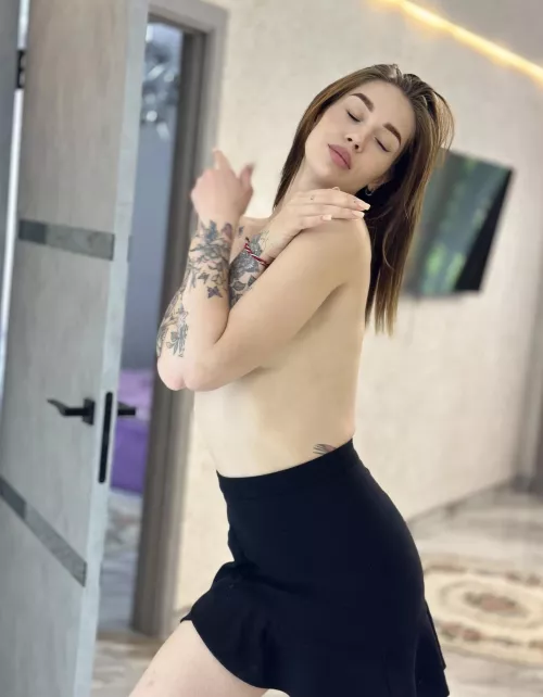 Boss said not to wear a shirt to the office today.