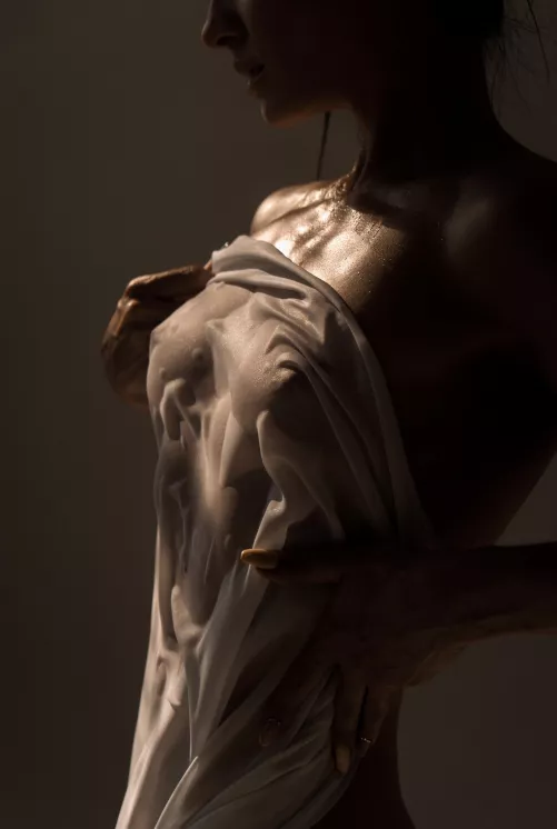 Draping on female beauty