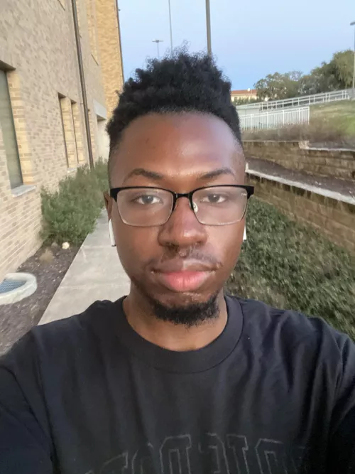 Hey there :) Hope everyone has a good day!