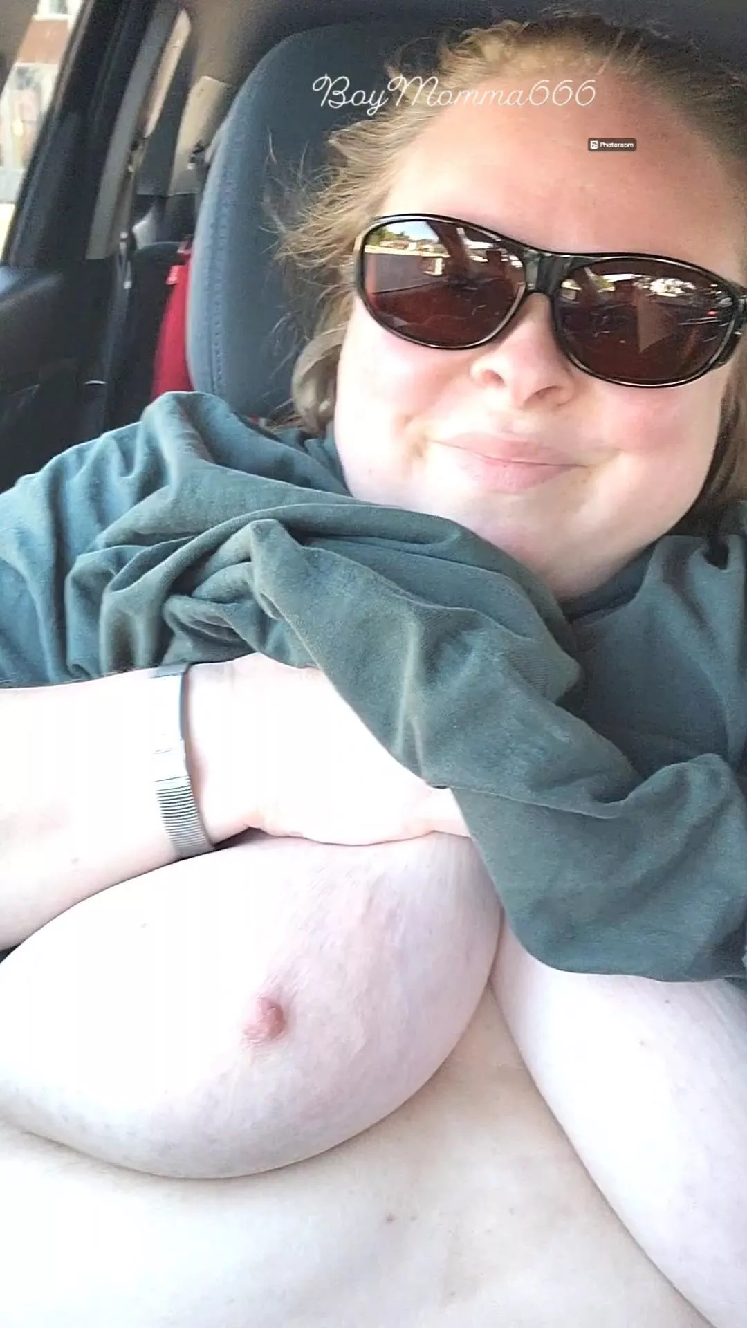 Made some truck driver's day today. Got so wet I soaked my pants. 😁