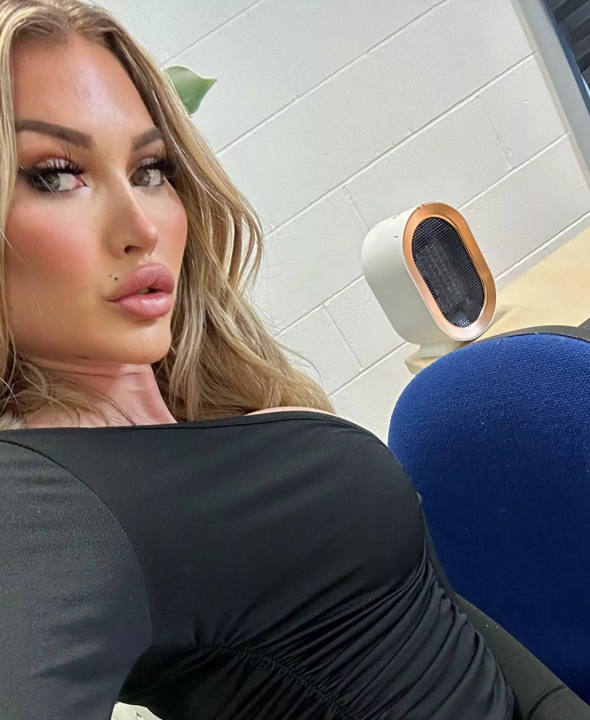 My coworkers loves complimenting my lips