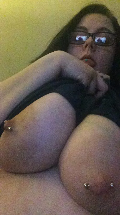 Nebraska girl naked selfie 