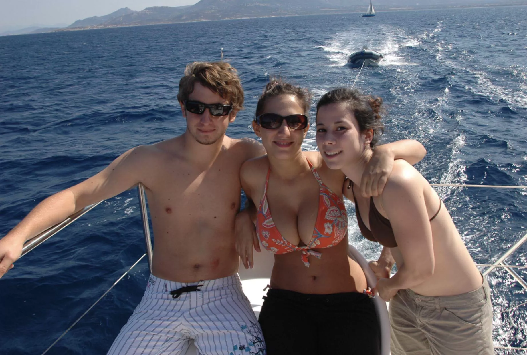 Righty never gets a seat when her friend's around.