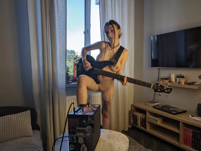 Rock girl, I like to flash my tits