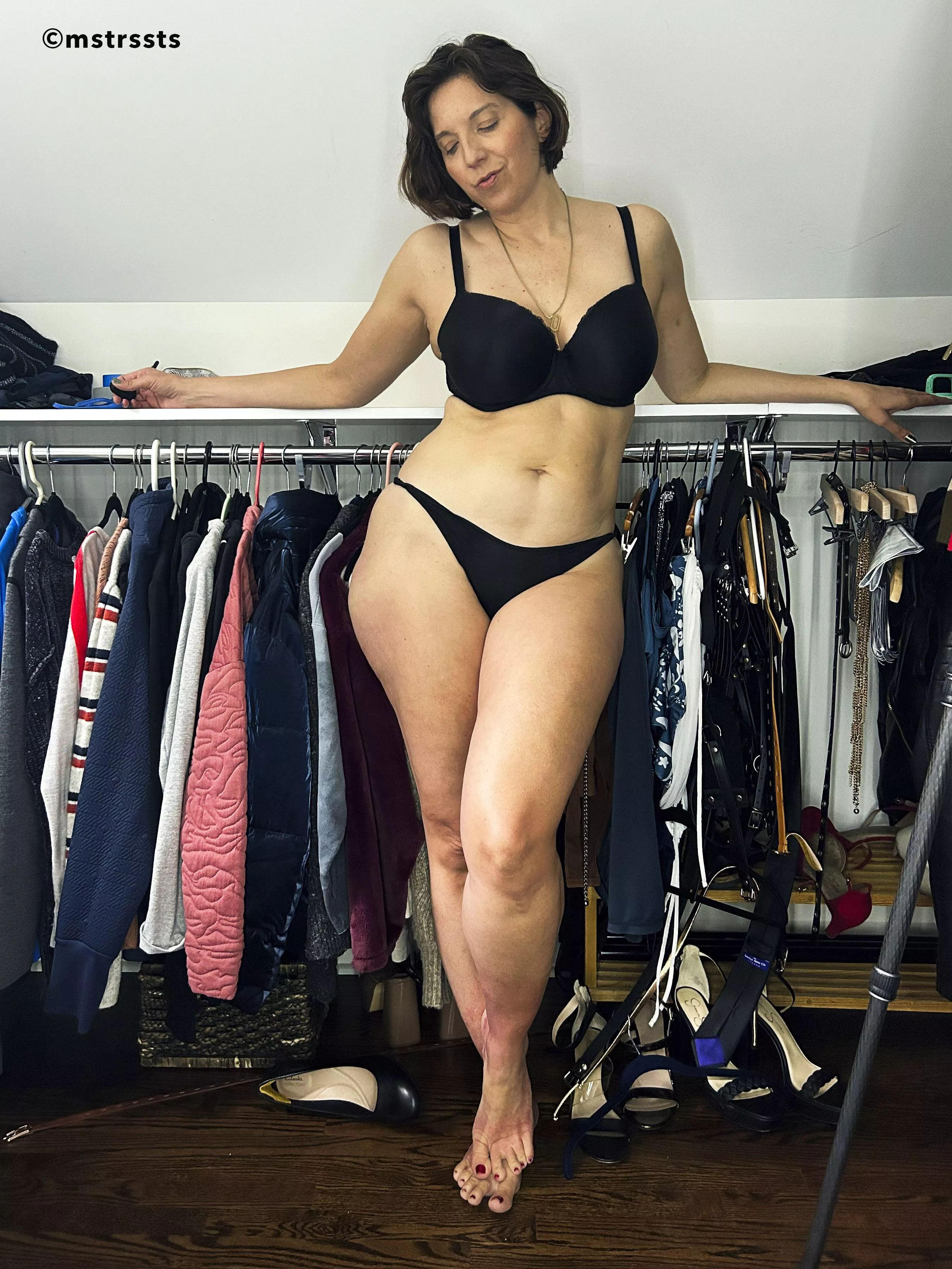 Tryin to decide what to wear tonight (f48)