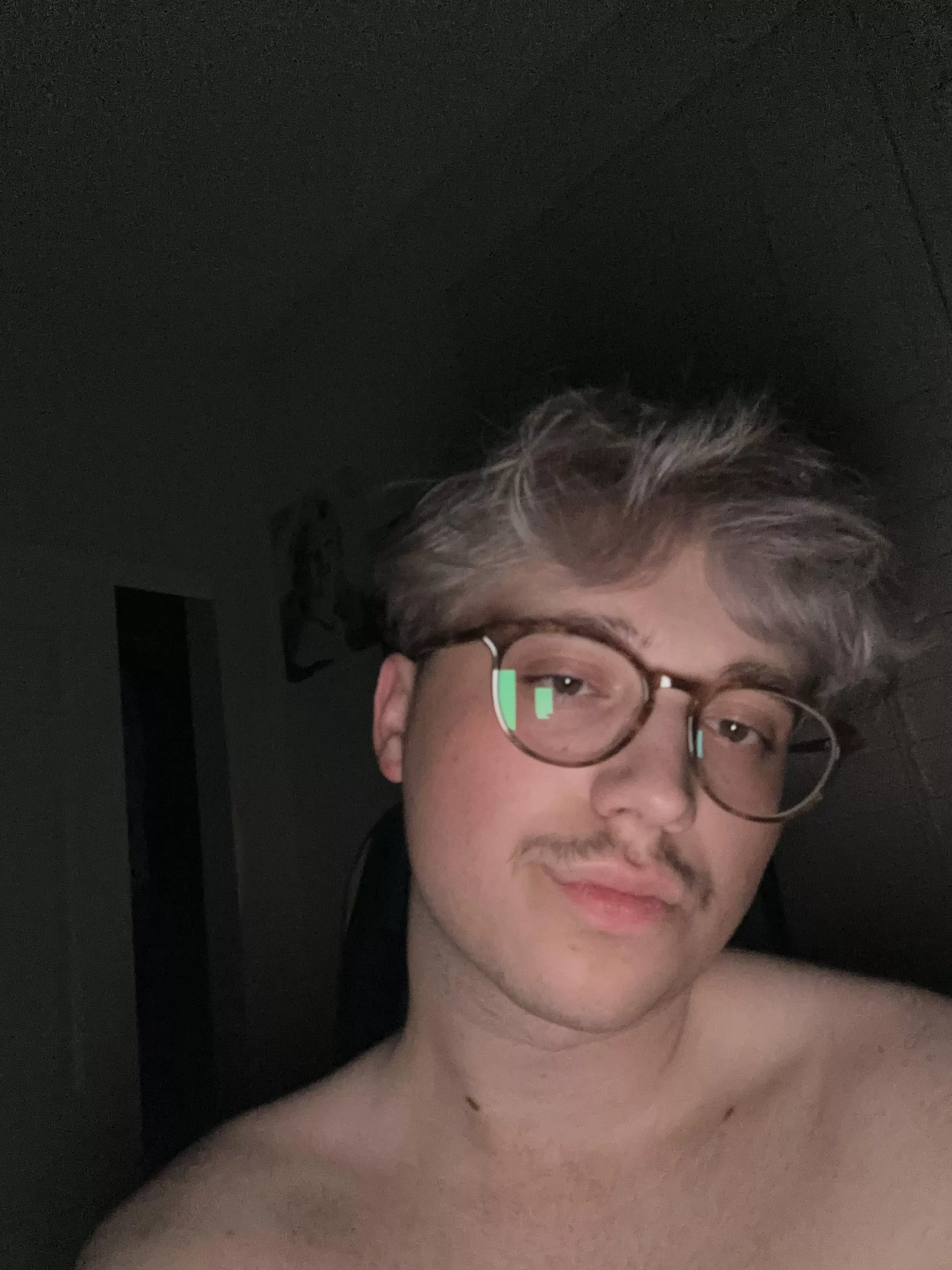 Whats everyone doing on their Friday ?:) Whats everyone doing on their Friday ?:)