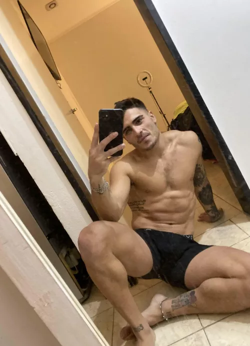 Who wants to see me naked and naughty? 