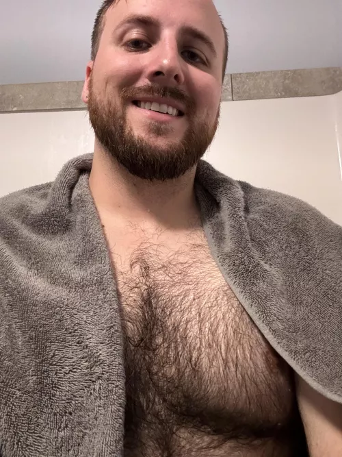 Anyone play WoW / DBD? EST