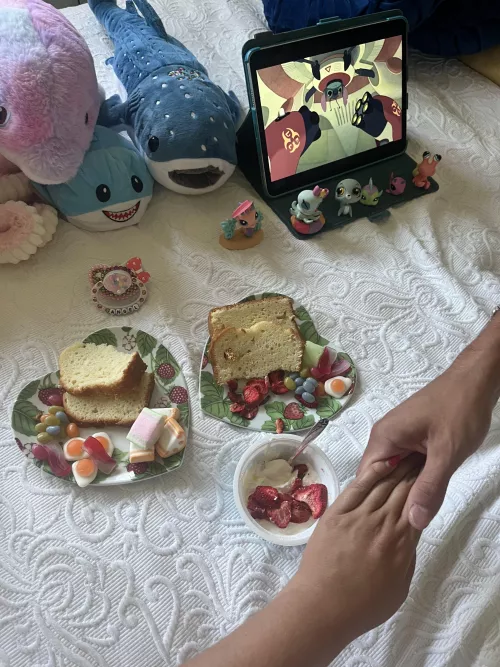 Had such a good day with Dadda 🍬🐳🍭🐬🍪🐙🍩🍬🍭