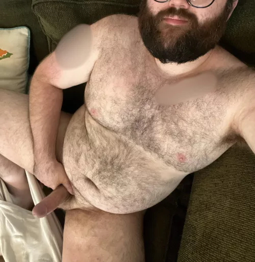 Happy Saturday! Let’s put something on TV and relax on the couch together 😇