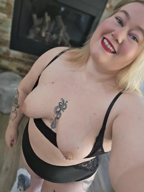 Hey! My boobs are in need of your hands and mouth🥵