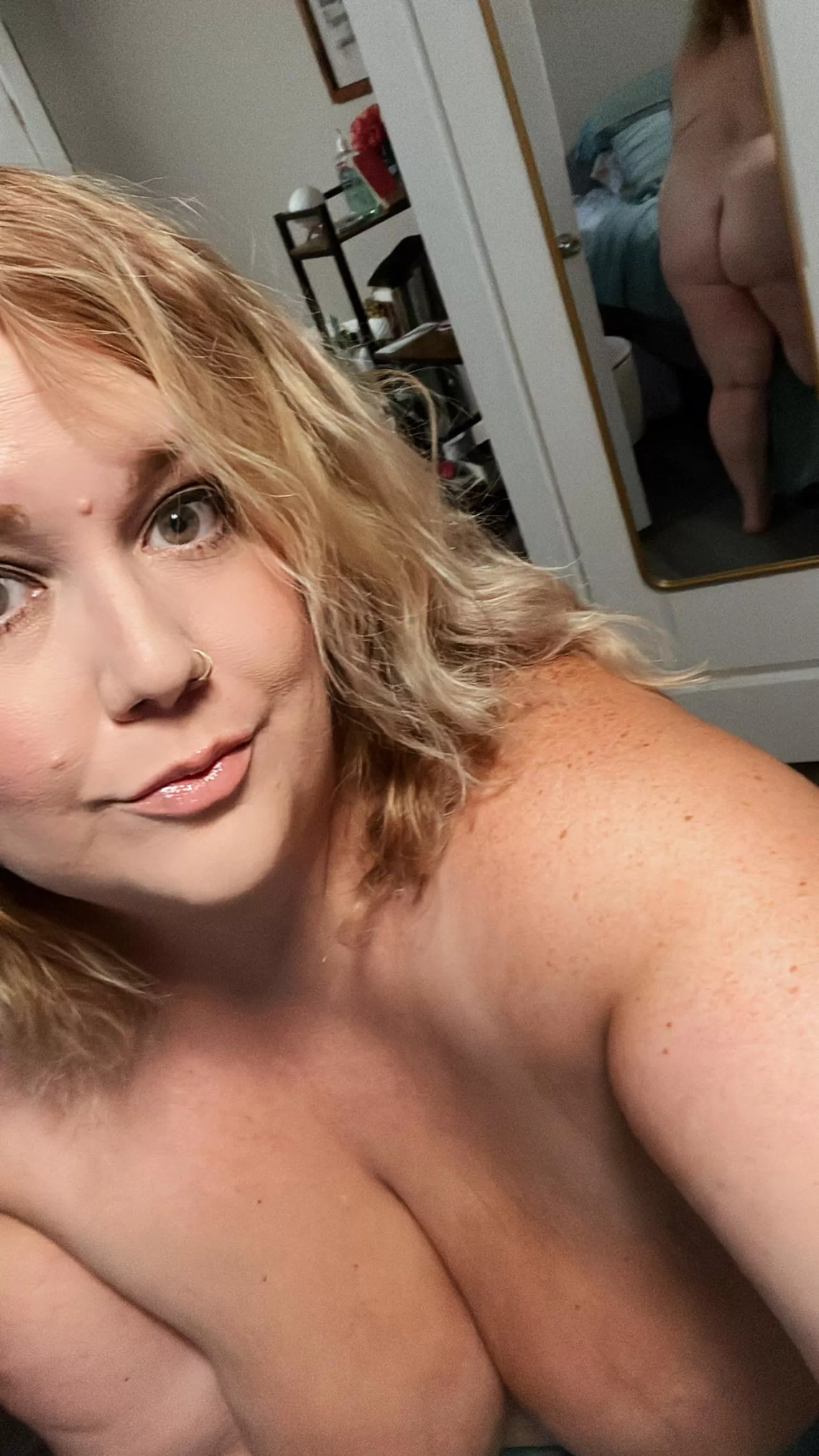 I’m new here. I think I’m doing this right… 😘