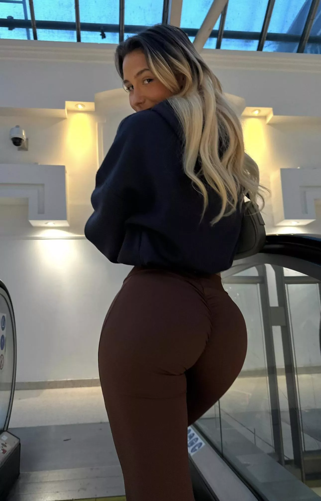 my fav leggings and i caught you peeping 