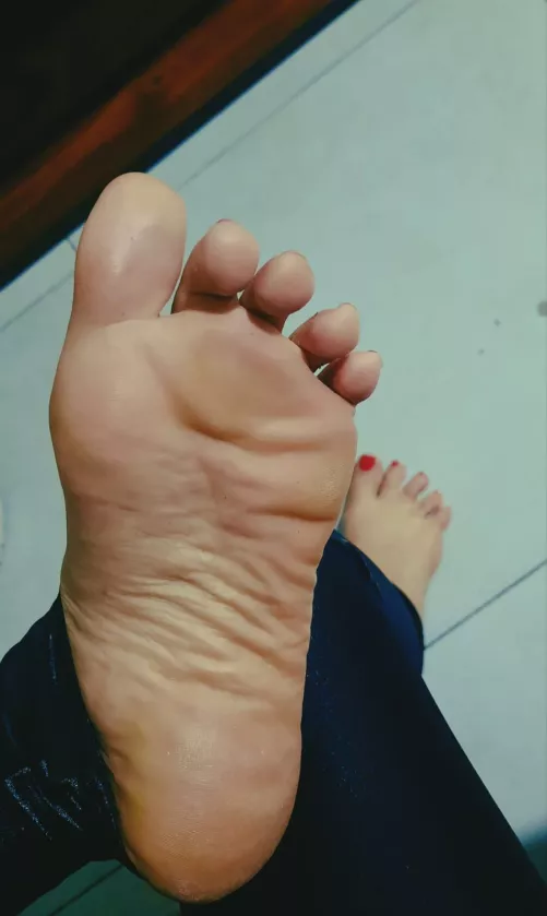 My feet need cream, what do you think?