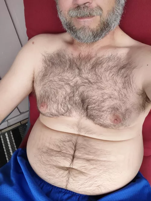 Not the most flattering pic of my gut but at least my chest hair is on point lmao
