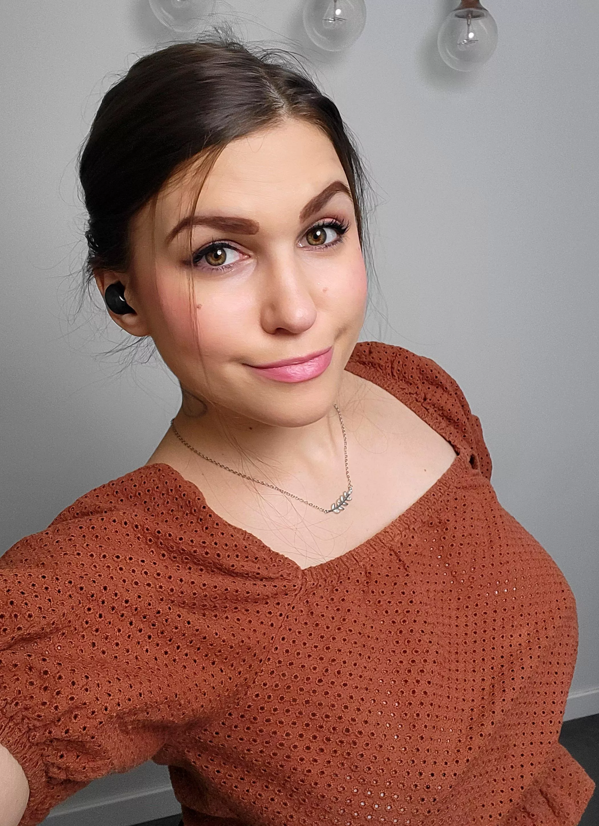 Spend hot weekend with Alice on @chaturbate 🥵 [Tiny_hat]