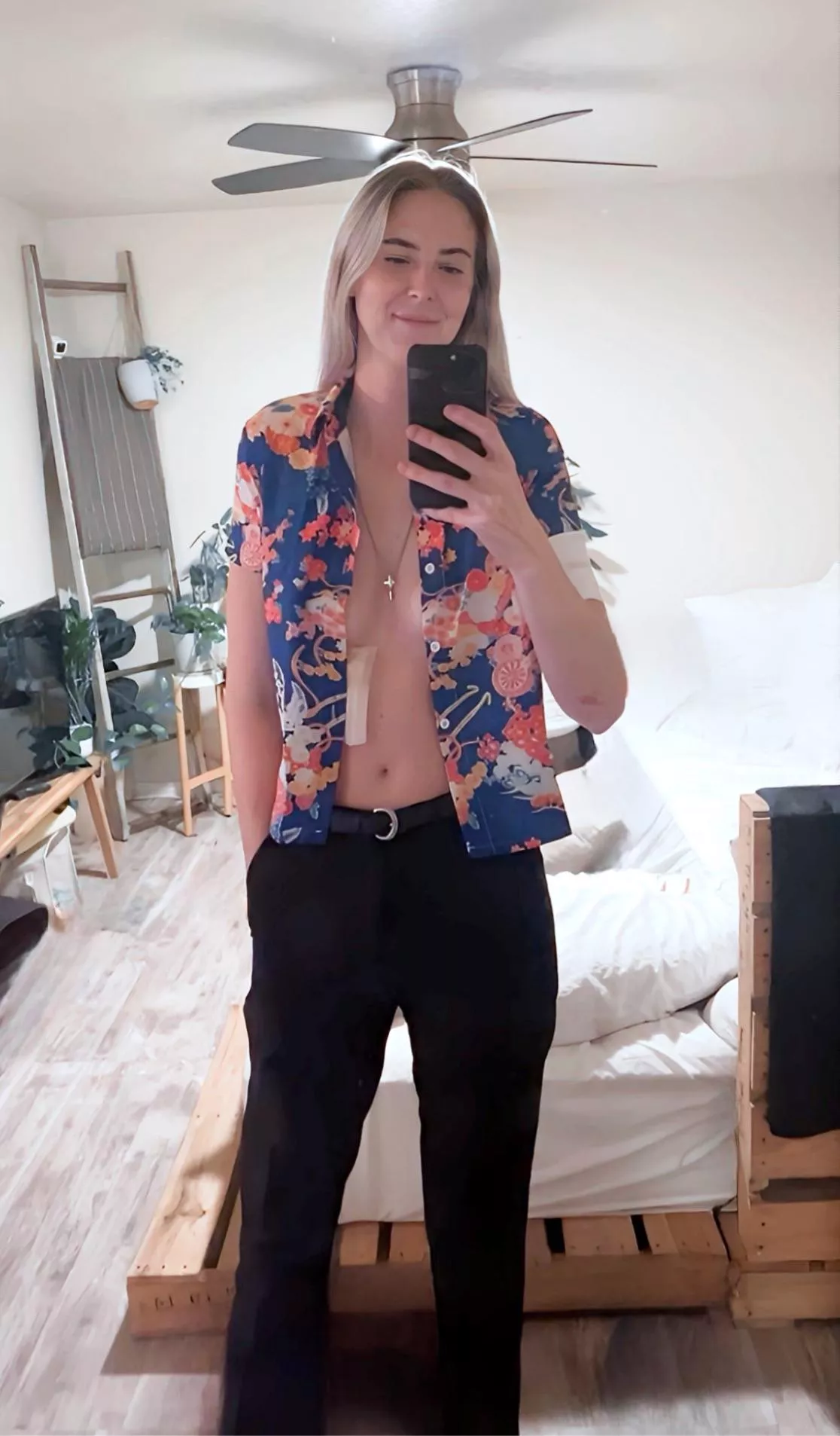 Tall enough to be your Juliet or your Romeo [F] 6’1 