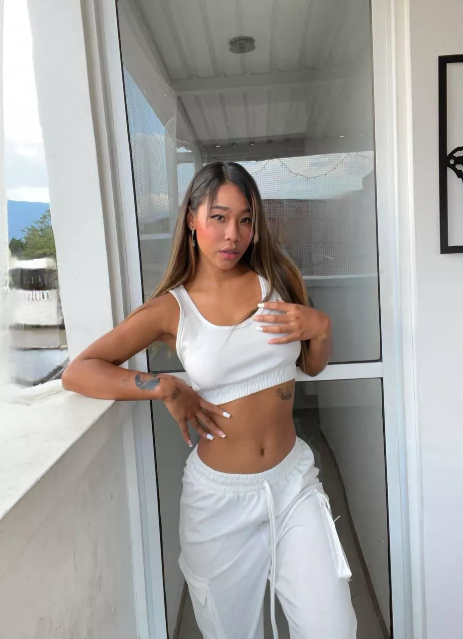 WARNING: you might fall in love with me