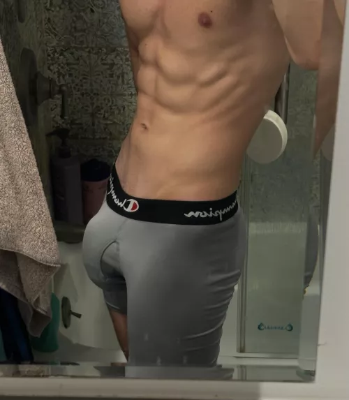 [18] Who likes the champion boxers?