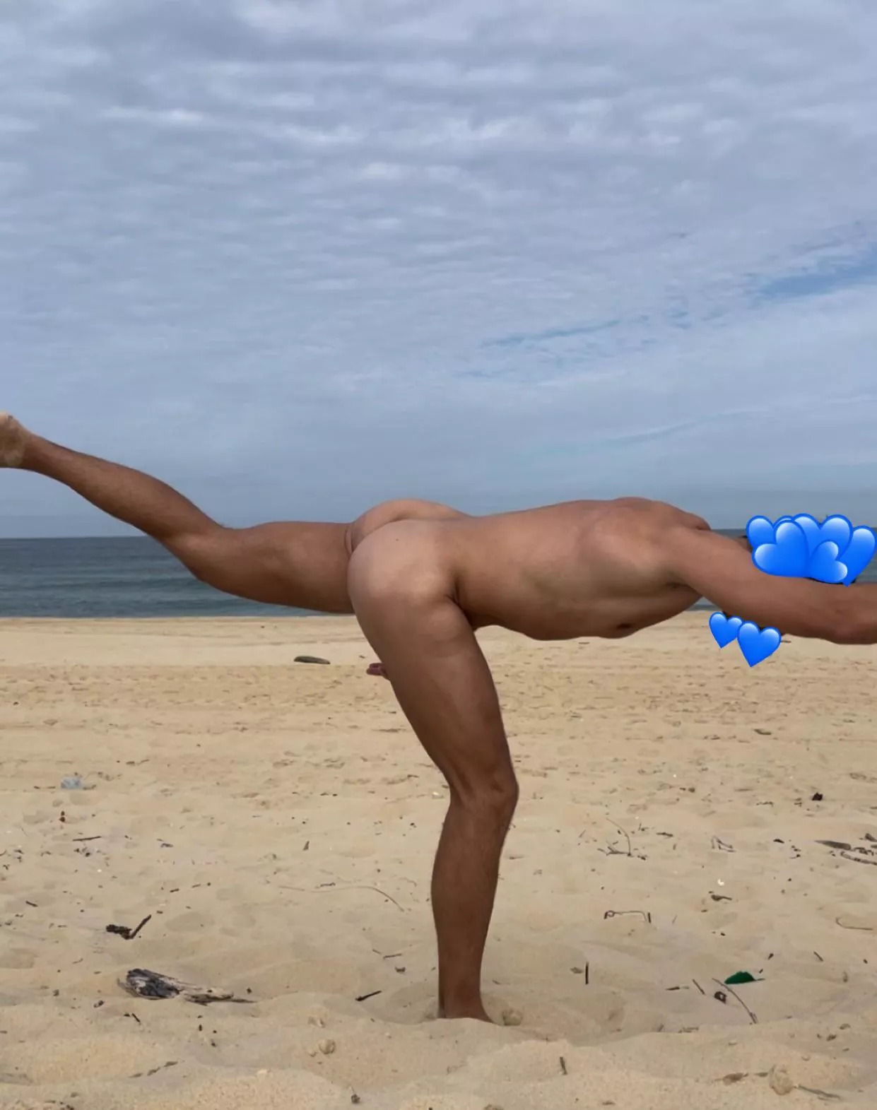 As there were no waves to surf 🏄🏽‍♂️, I went through my yoga / mobility routine this morning 🧘🏽