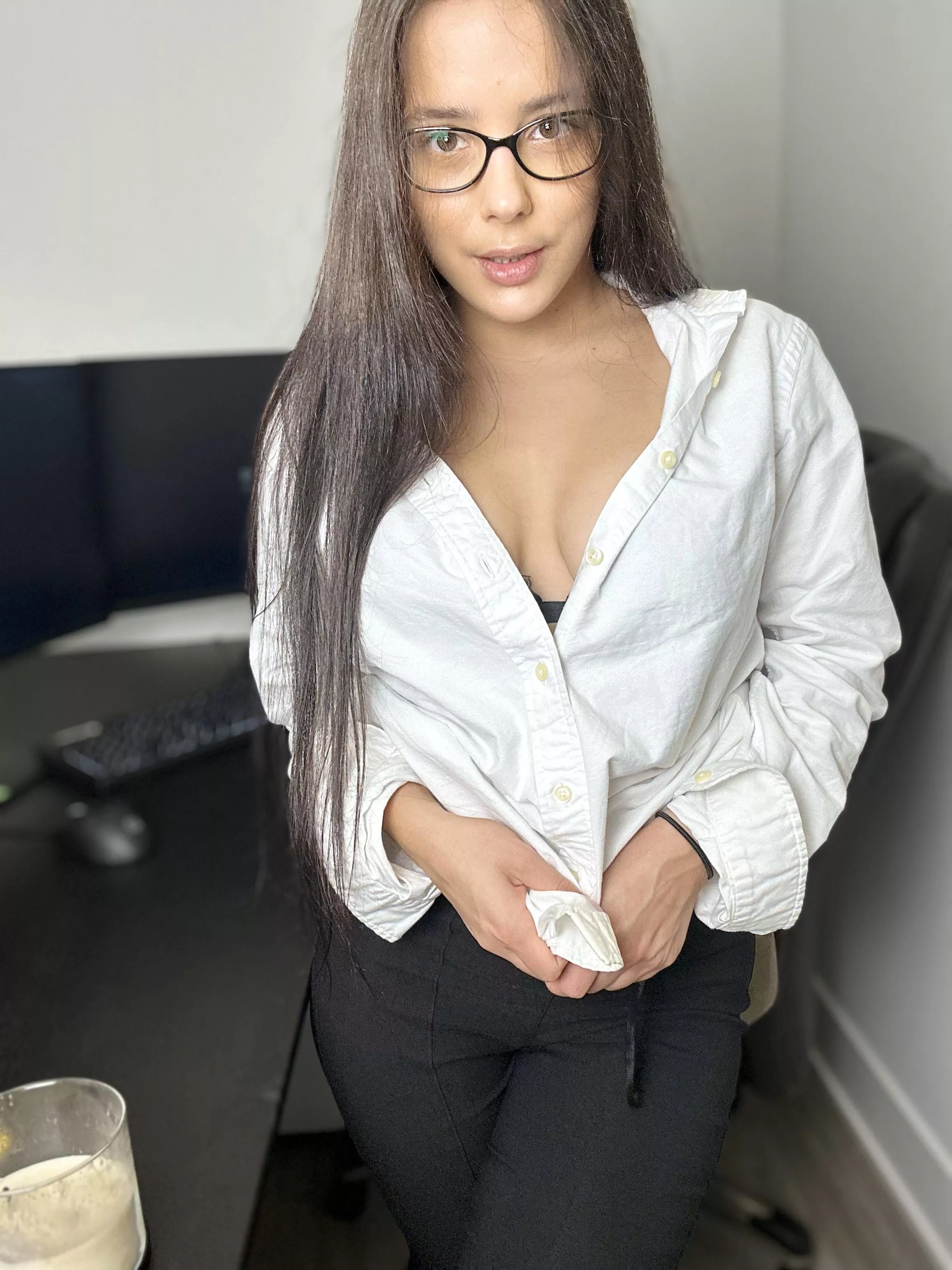 Have you ever dreamed of embodying your fetishes on your secretary?