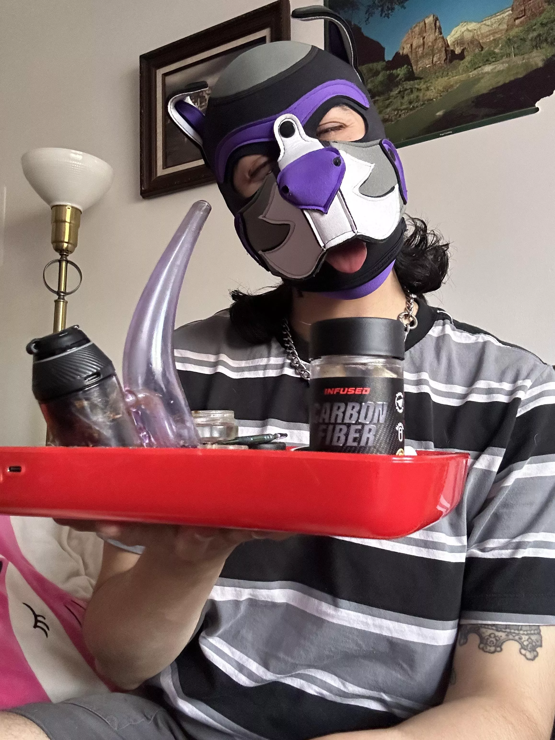 How would you like your weed sir? Dab, keif covered joint or dab pen?