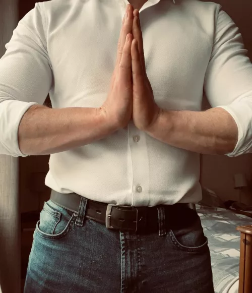 I’m not religious but I do believe in worship… 😏