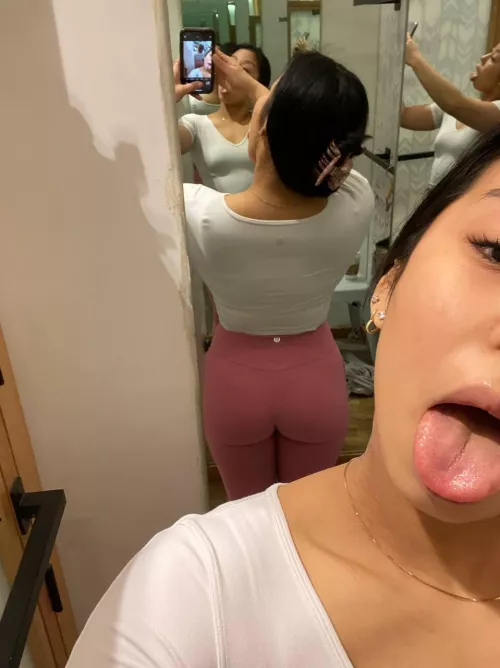 my booty in leggings 